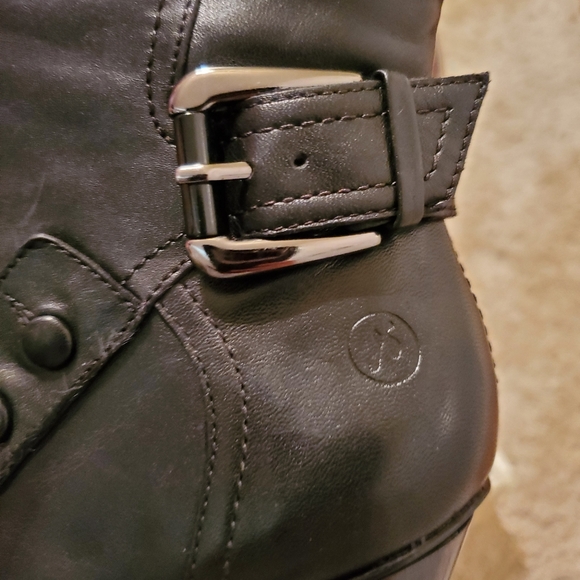 Women's boots - Picture 4 of 9